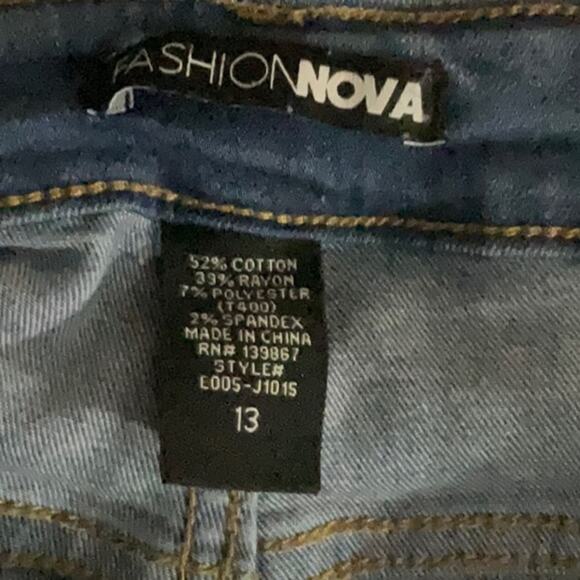 Fashion Nova Distressed Blue Wide Leg Bellbottoms 13 Juniors Classic Casual - Picture 9 of 10